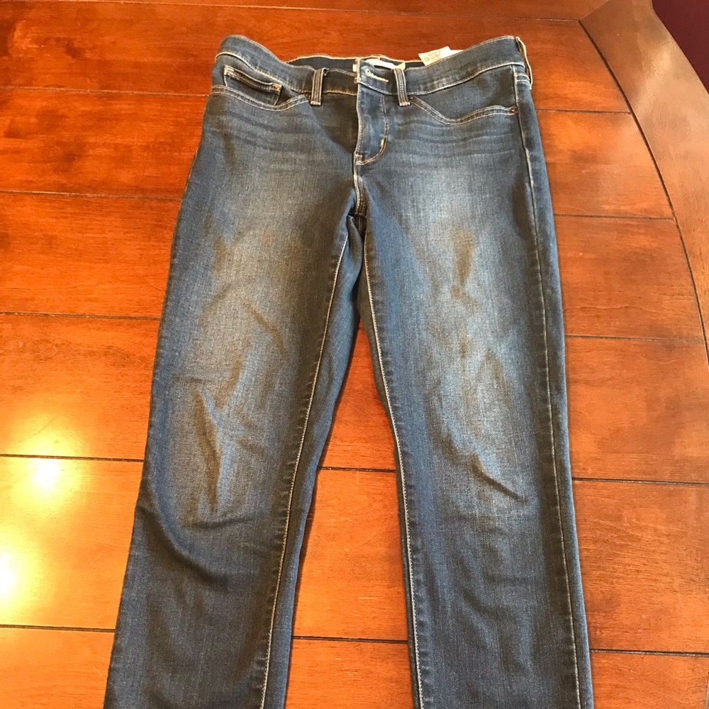 Dark denim Levi’s Size 27